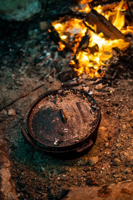CAMPFIRE 9 Quart Dutch Oven Pre-Seasoned