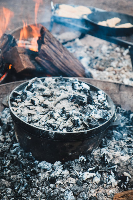 CAMPFIRE 12 Quart Camp Oven