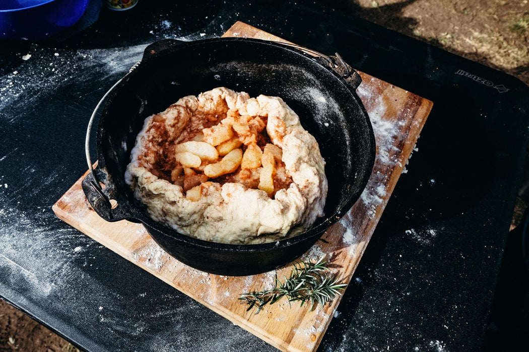 CAMPFIRE 12 Quart Camp Oven